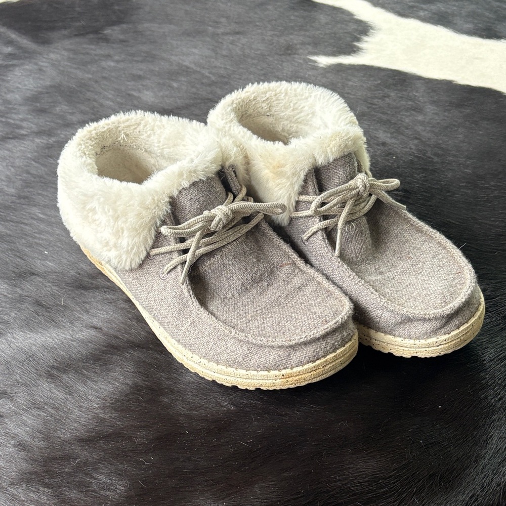 Hey Dude women’s Fur-Lined Slippers